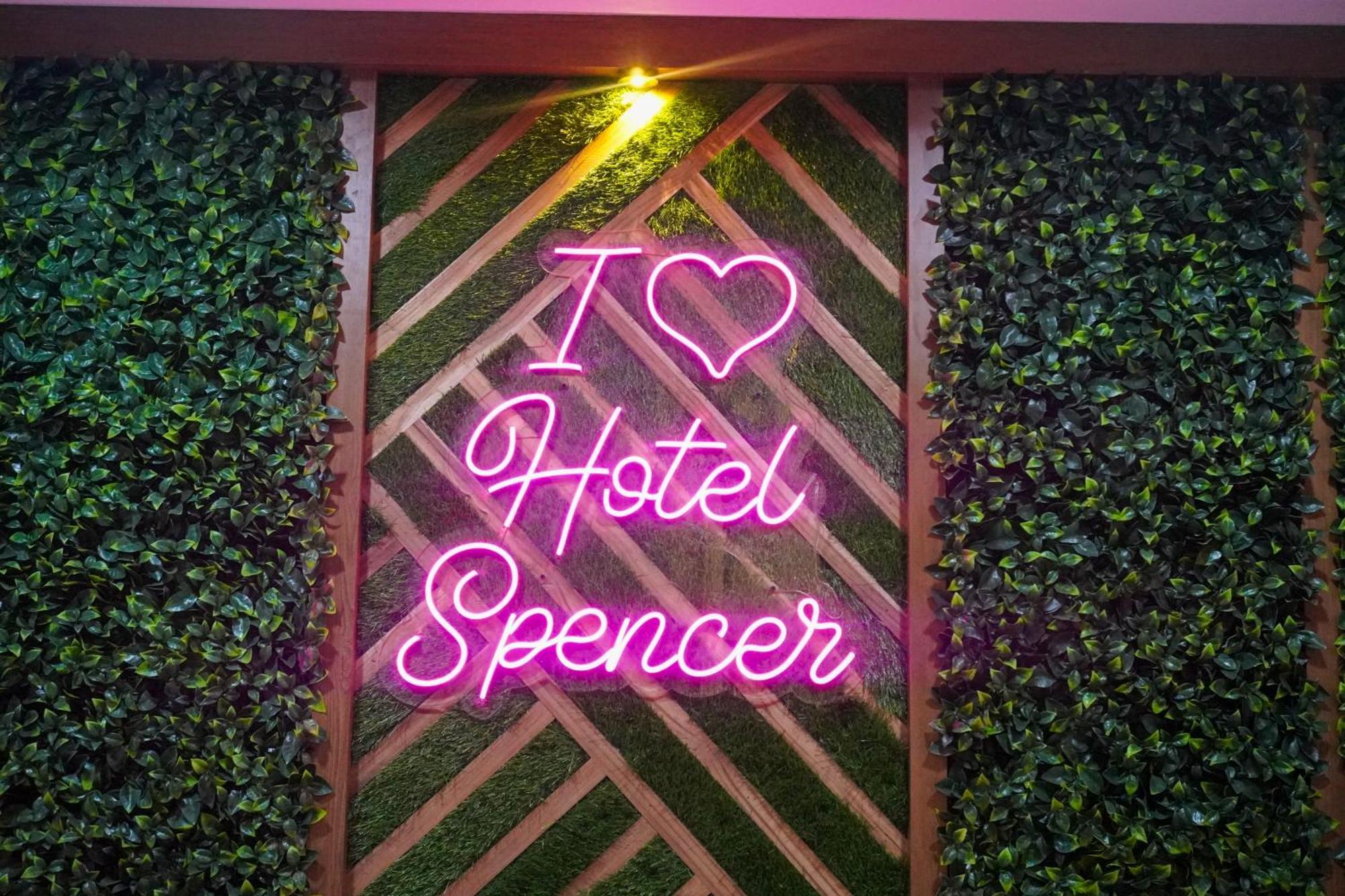 Hotel Spencer-Navi Mumbai Dış mekan fotoğraf