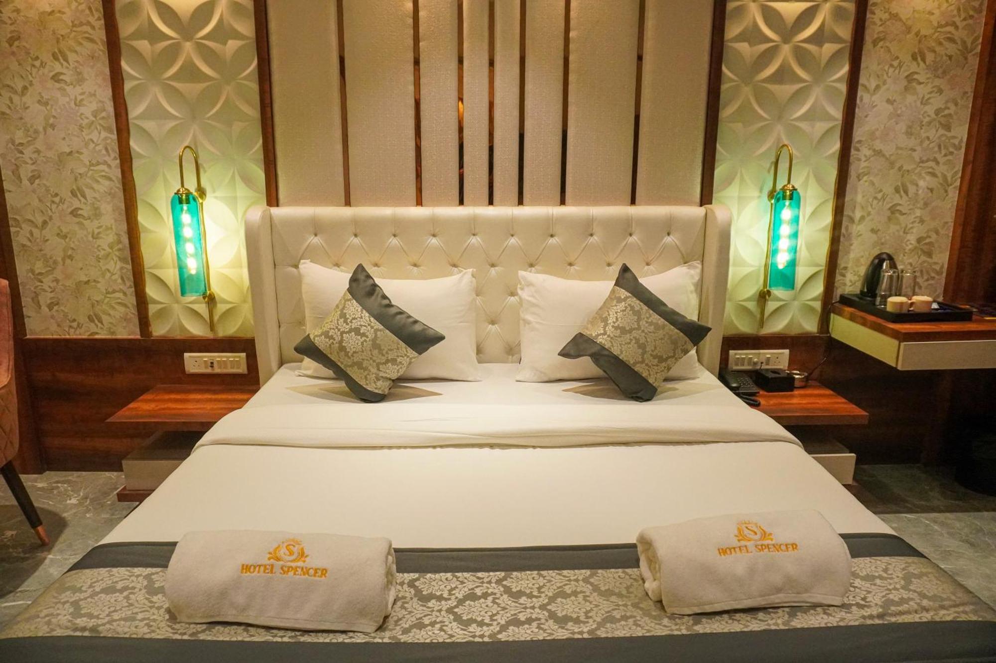 Hotel Spencer-Navi Mumbai Dış mekan fotoğraf